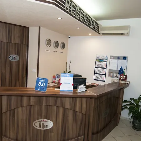 Hotel City Mark 2*